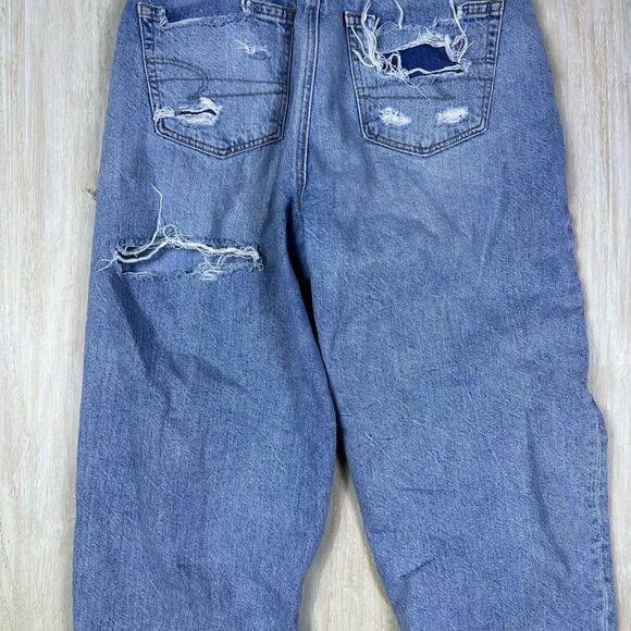American Eagle Relaxed High Rise Mom Jean Distressed Destroyed Ripped Jeans 4 - Picture 8 of 15